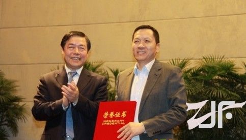 罗莱家纺董事长薛伟成获2011年度南通经济年度人物称号 