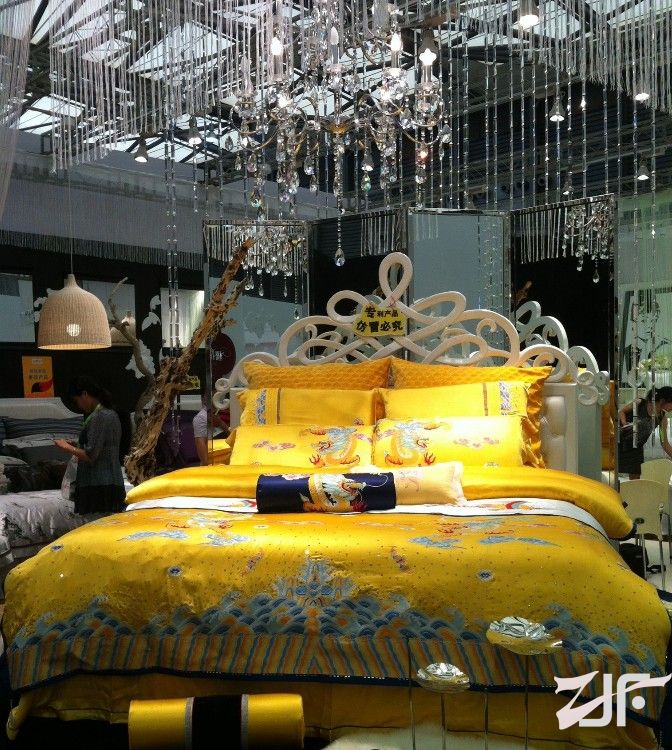 上海国际家纺展惊现皇帝“龙床”