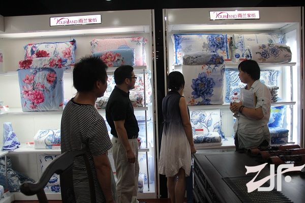 雨兰家纺挖掘中国青花文化  家纺品牌更具内涵