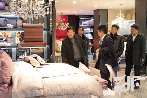 海门市政协主席黄汉忠调研凯盛家纺