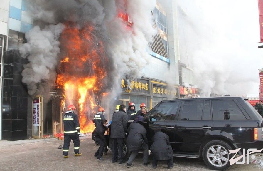 哈尔滨“家纺第一城”发生重大火灾