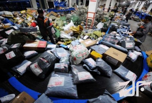 2012中国的快递包裹是 57 亿，其中 37 亿是淘宝做的