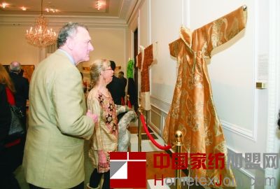 “中国丝绸艺术历史和时尚”展亮相美国华盛顿