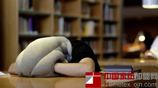 伦敦：午睡神器鸵鸟枕头(OSTRICH PILLOW)