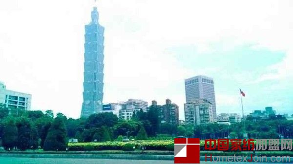 雨兰的优秀加盟商们在市场部龚经理的带领下与神秘的宝岛台湾来了个亲密接触