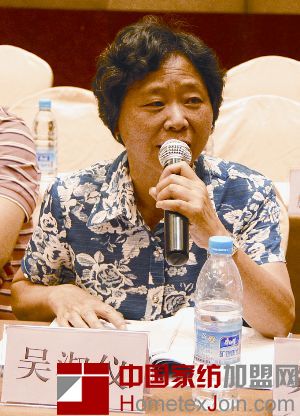 上海家纺协会副会长、秘书长吴淑仪