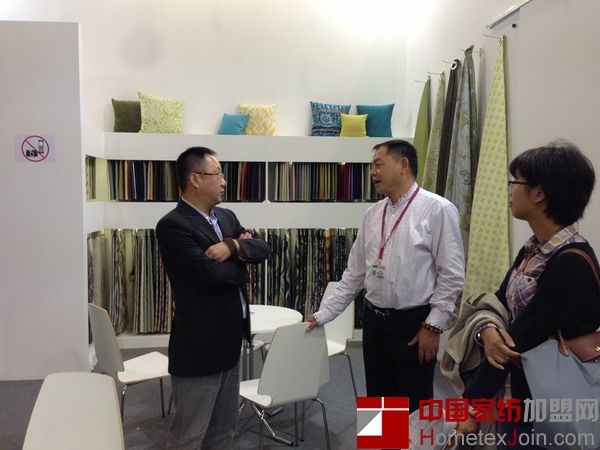 杨兆华率家纺企业代表团参观欧洲家纺展