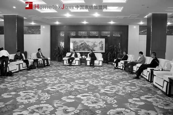 叠石桥家纺城负责人赴南京参加市场体系建设研讨会