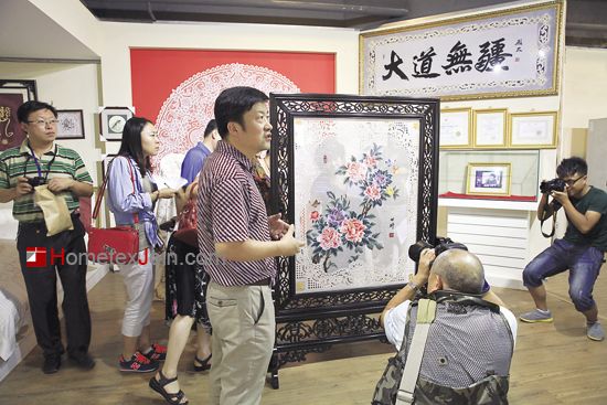 双面鲁绣亮相文交会  芸祥绣品引领 产业华丽转身