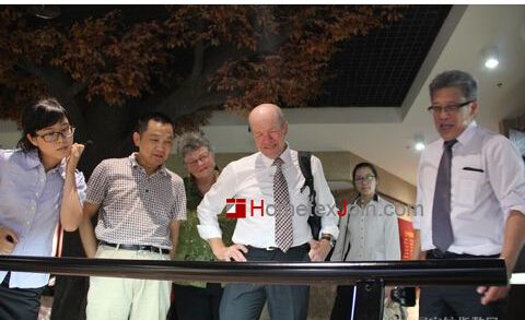 澳大利亚贵宾在叠石桥家纺城参观考察