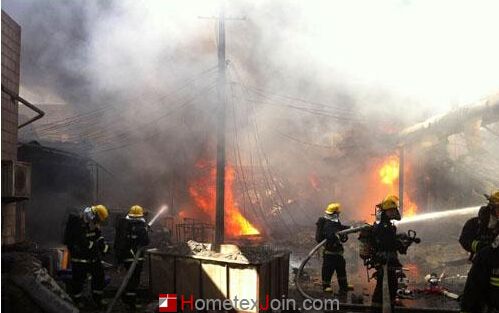 南通一纺织厂发生爆炸  现场浓烟滚滚