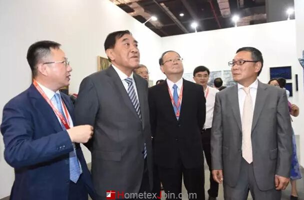 王天凯等领导参观21届上海国际家纺展